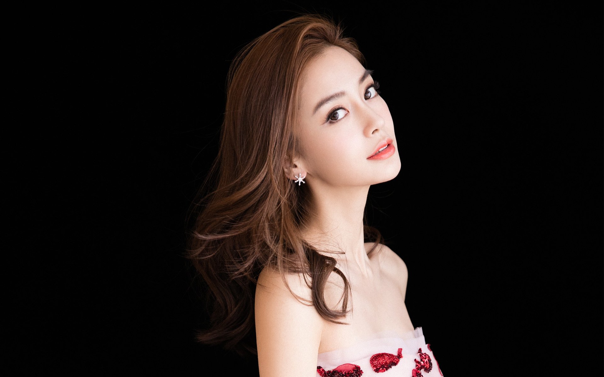 kaiyun体育综合-拳击冠军赛中国选手夺得金腰带，拳击冠军赛中国选手夺得金腰带视频