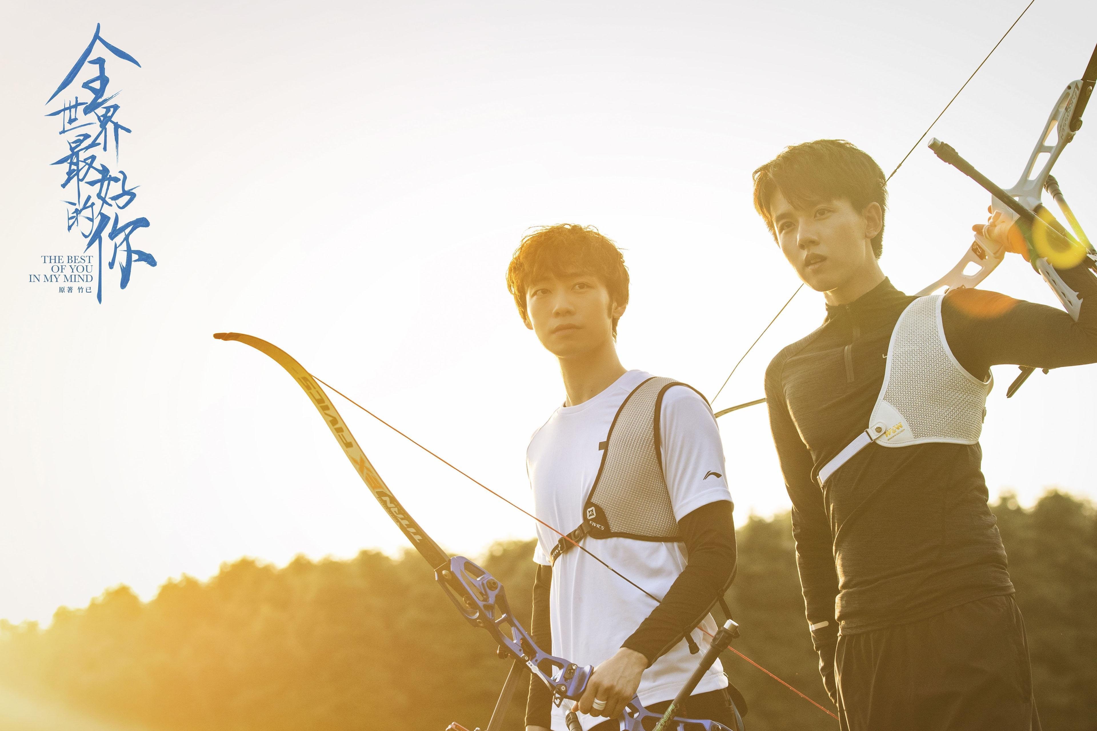 队员赛后复盘中提出建议展示良好沟通氛围与团队意识